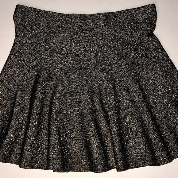 Candie's Dresses & Skirts - Mini skirt that will catch eyes